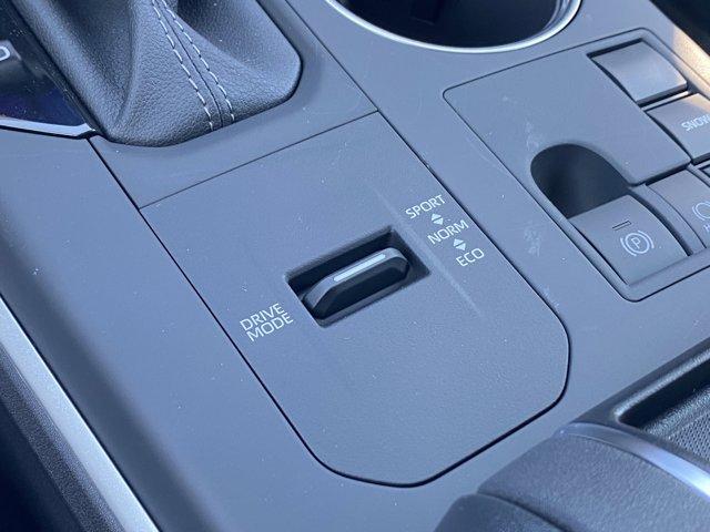 new 2025 Toyota Highlander car, priced at $47,483