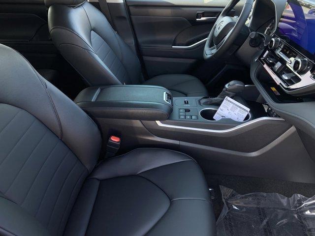 new 2025 Toyota Highlander car, priced at $47,483