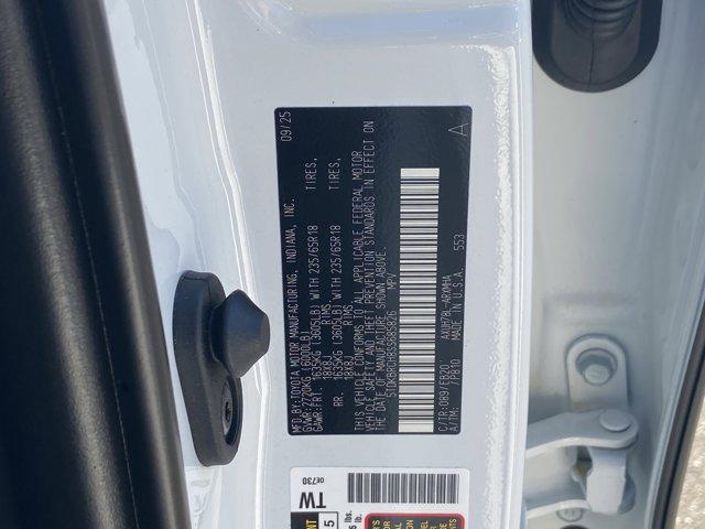 new 2025 Toyota Highlander Hybrid car, priced at $50,678