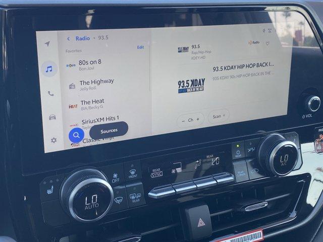 new 2025 Toyota Highlander Hybrid car, priced at $50,678