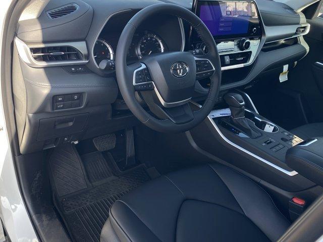 new 2025 Toyota Highlander car, priced at $48,928
