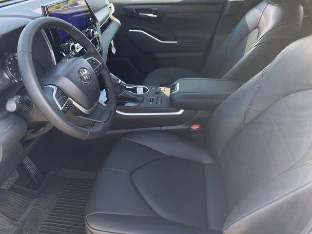 new 2025 Toyota Highlander car, priced at $48,928