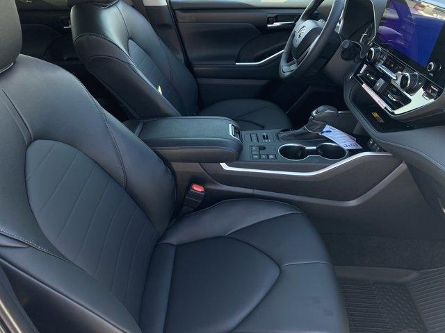 new 2025 Toyota Highlander car, priced at $48,928