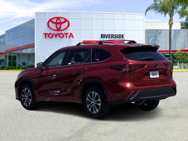 used 2024 Toyota Highlander car, priced at $41,488