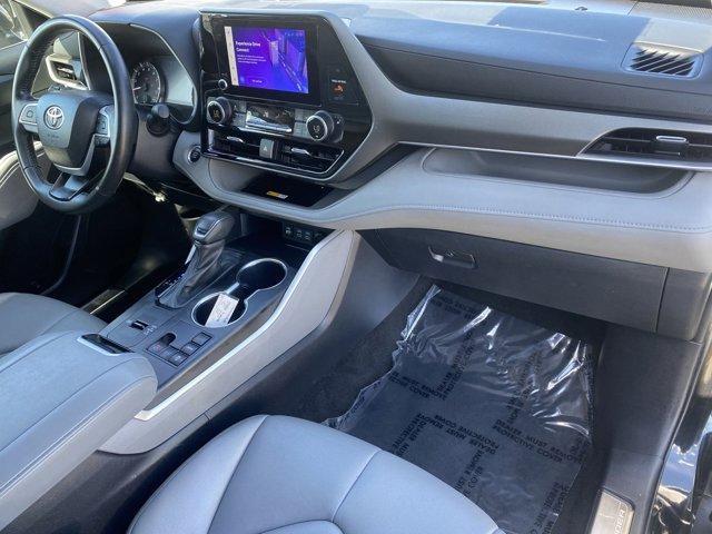 used 2024 Toyota Highlander car, priced at $41,995