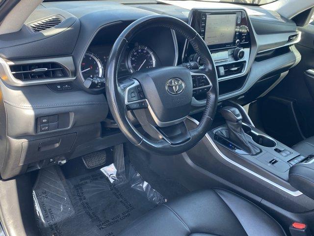 used 2022 Toyota Highlander car, priced at $31,488