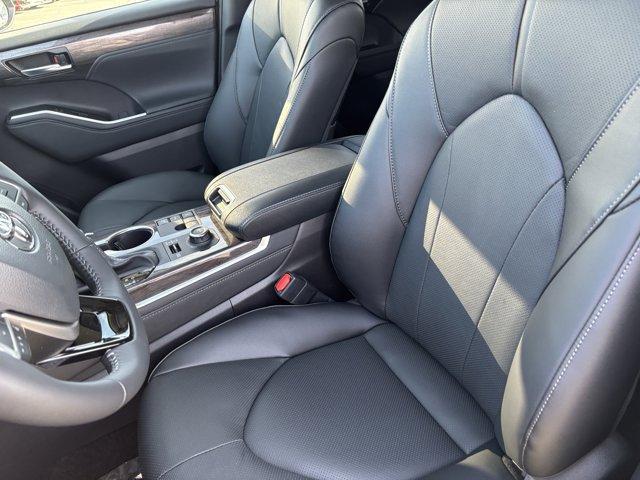 new 2026 Toyota Highlander car, priced at $53,053