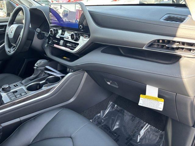 new 2026 Toyota Highlander car, priced at $53,053