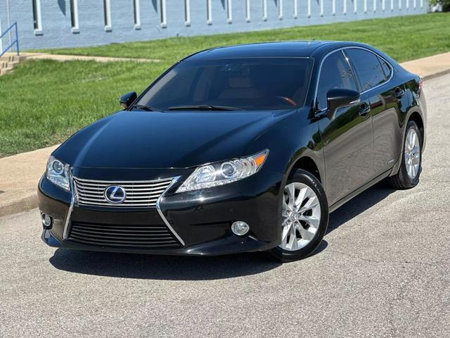 used 2013 Lexus ES 300h car, priced at $15,995