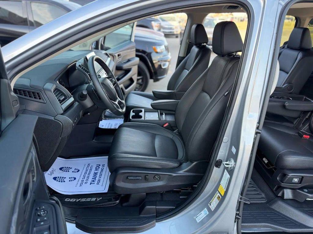 used 2025 Honda Odyssey car, priced at $32,995