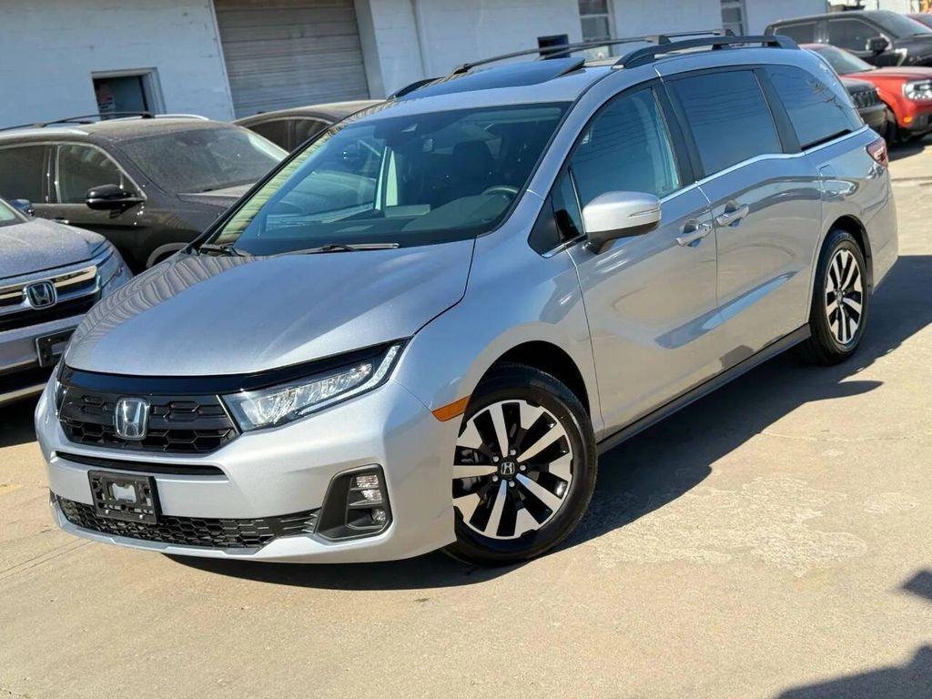 used 2025 Honda Odyssey car, priced at $32,995
