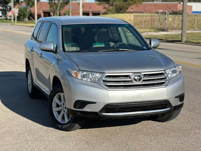 used 2013 Toyota Highlander car, priced at $9,495