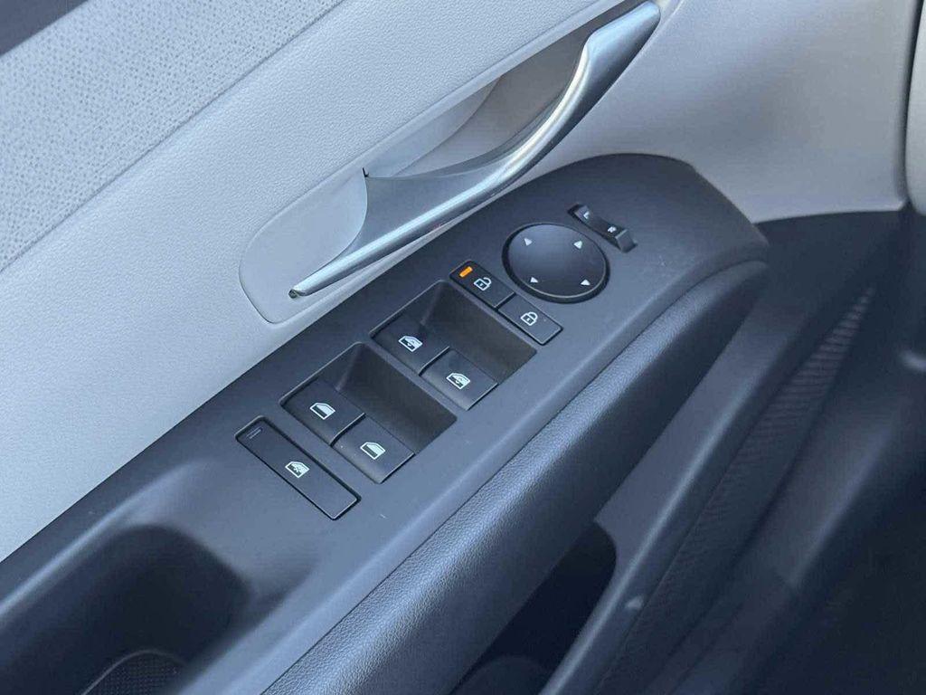new 2025 Hyundai TUCSON Hybrid car, priced at $38,157