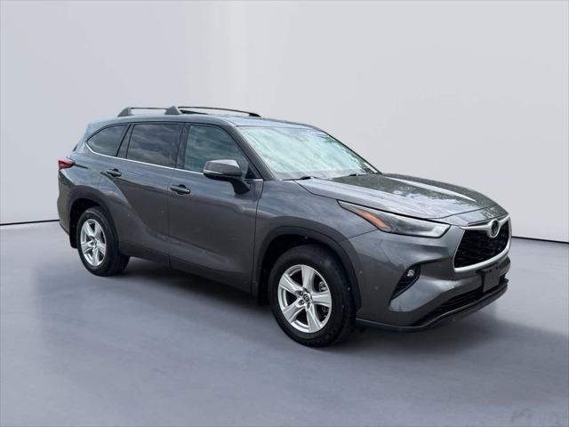used 2022 Toyota Highlander car, priced at $32,988