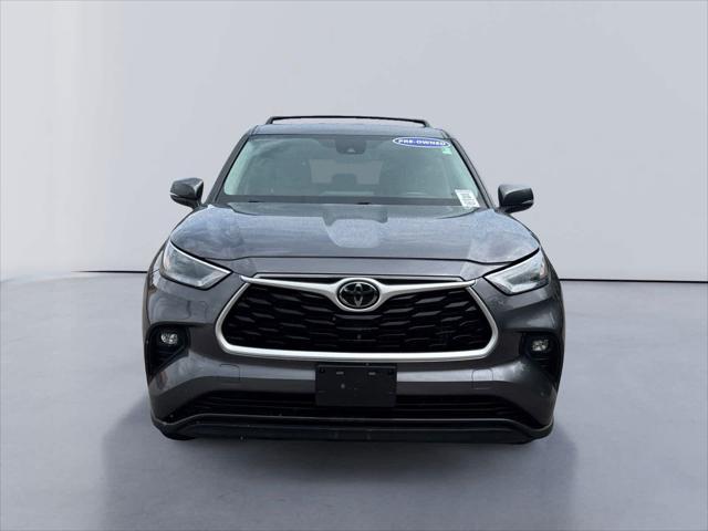 used 2022 Toyota Highlander car, priced at $32,988
