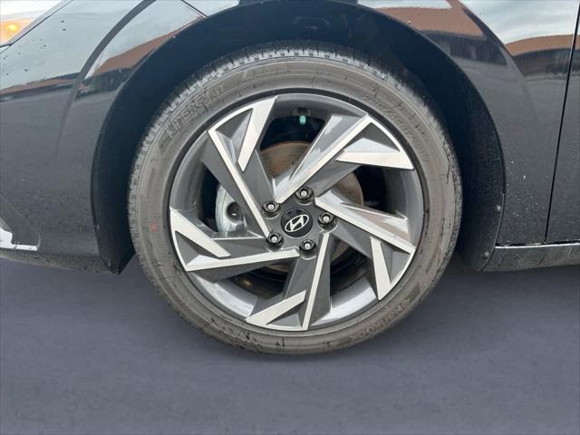 new 2025 Hyundai Elantra car, priced at $26,306