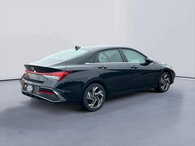 new 2025 Hyundai Elantra car, priced at $26,306