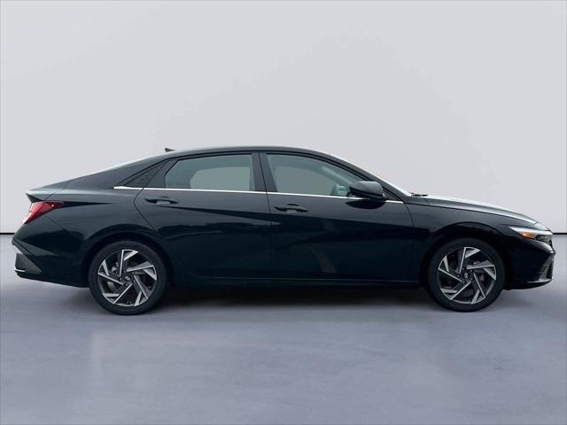 new 2025 Hyundai Elantra car, priced at $26,306