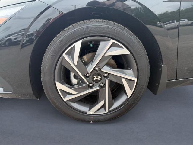 new 2025 Hyundai Elantra car, priced at $24,176