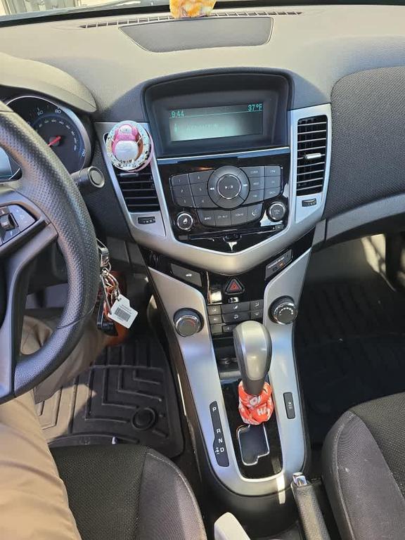 used 2015 Chevrolet Cruze car, priced at $7,500