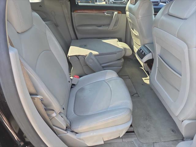 used 2008 Saturn Outlook car, priced at $2,999