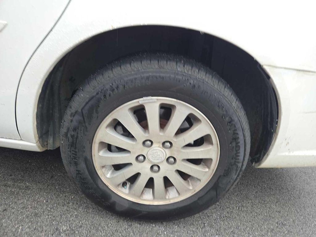 used 2007 Buick Lucerne car, priced at $5,999