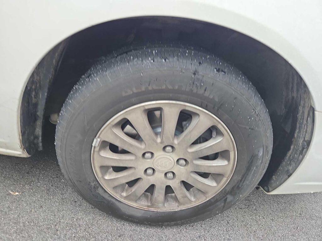 used 2007 Buick Lucerne car, priced at $5,999