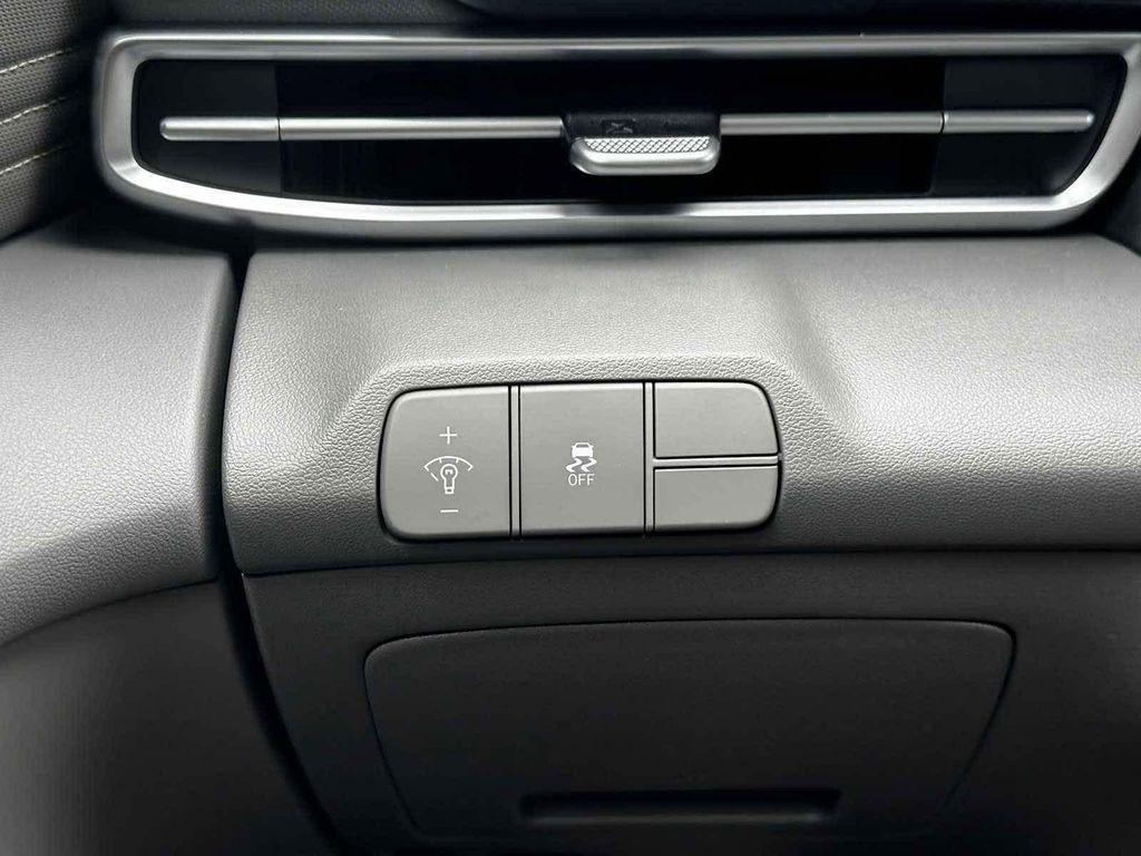 new 2025 Hyundai Elantra car, priced at $24,785