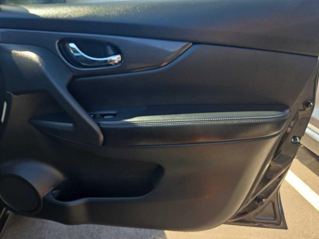 used 2020 Nissan Rogue car, priced at $18,999