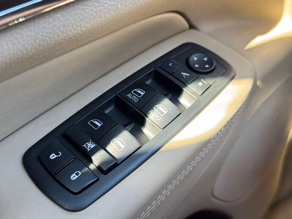 used 2014 Jeep Grand Cherokee car, priced at $11,960