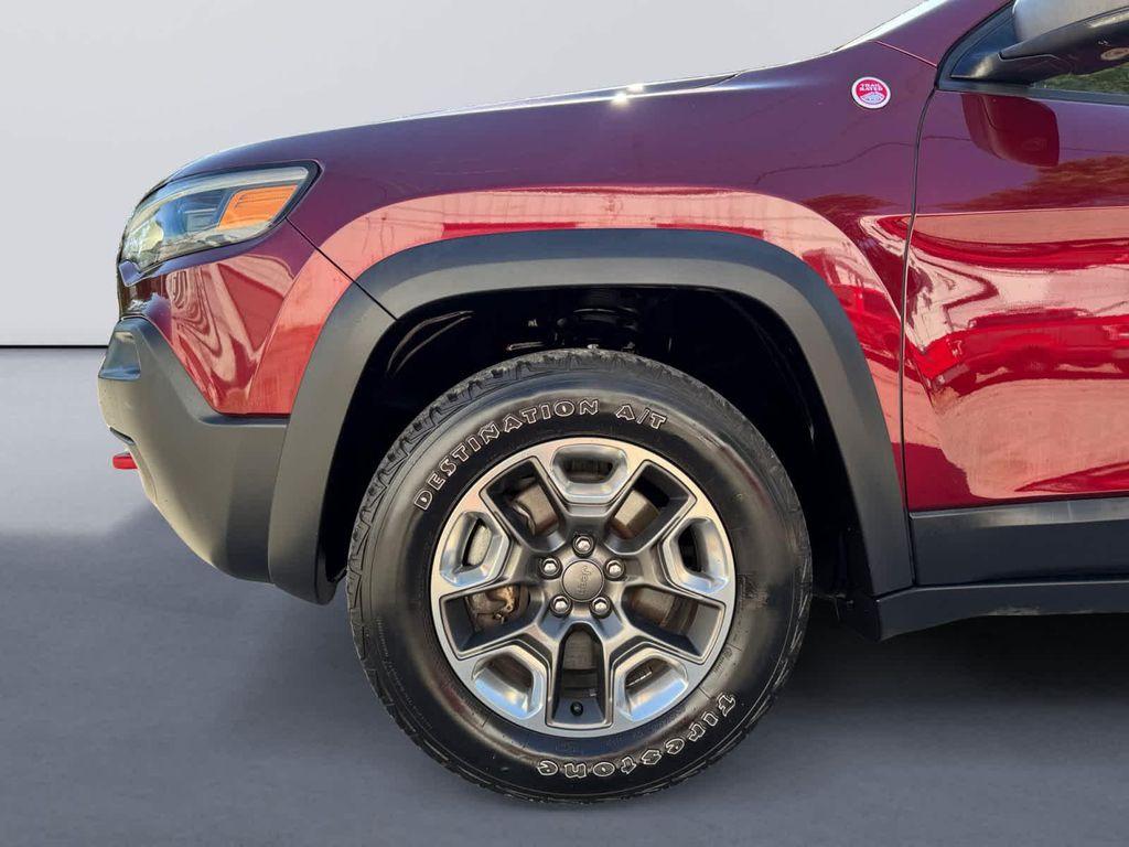 used 2019 Jeep Cherokee car, priced at $16,326