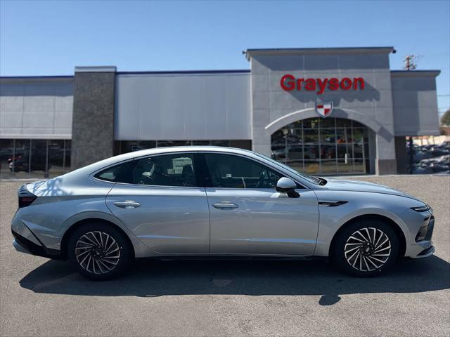 new 2024 Hyundai Sonata Hybrid car, priced at $37,877