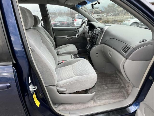 used 2006 Toyota Sienna car, priced at $3,108