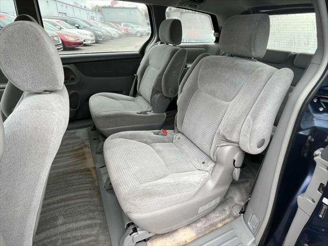 used 2006 Toyota Sienna car, priced at $3,108