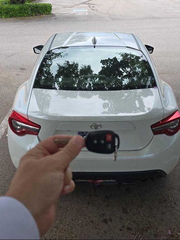 used 2017 Toyota 86 car, priced at $20,000