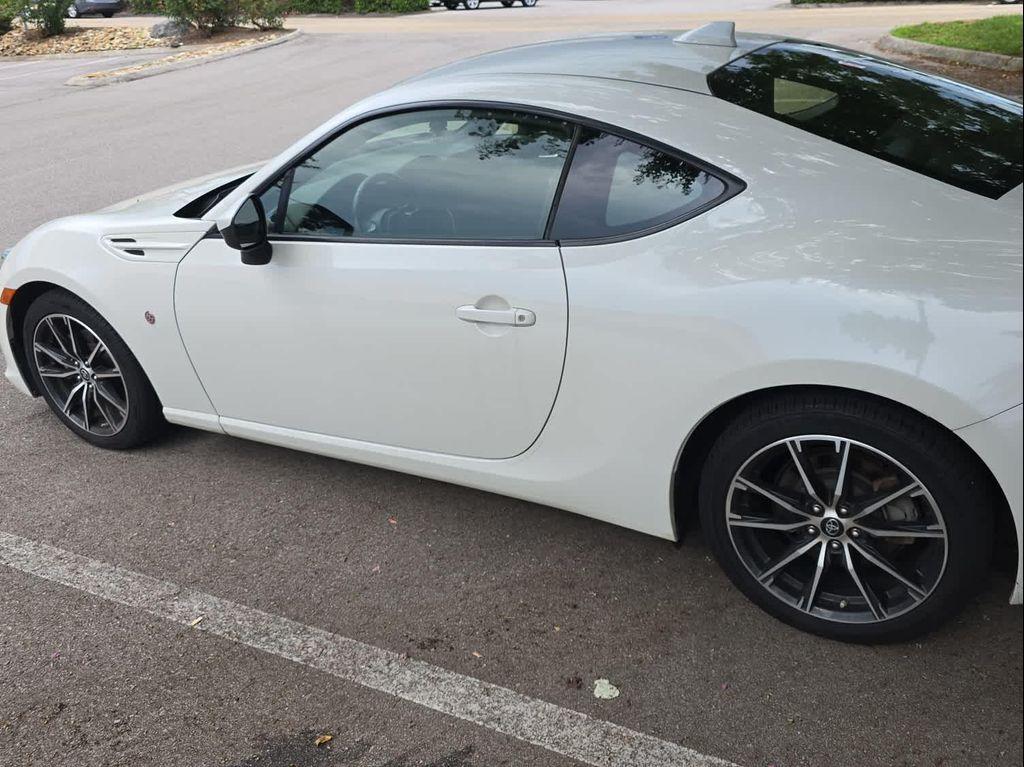 used 2017 Toyota 86 car, priced at $20,000