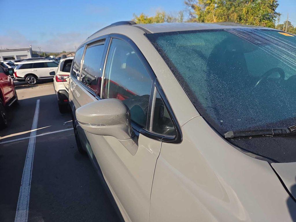 used 2021 Chrysler Pacifica car, priced at $22,988