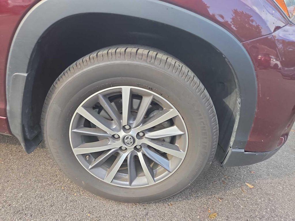 used 2018 Toyota Highlander car, priced at $26,999