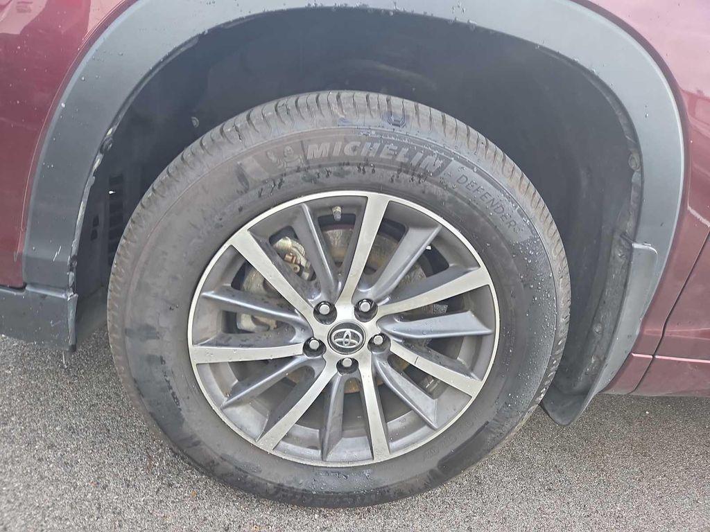 used 2018 Toyota Highlander car, priced at $26,999