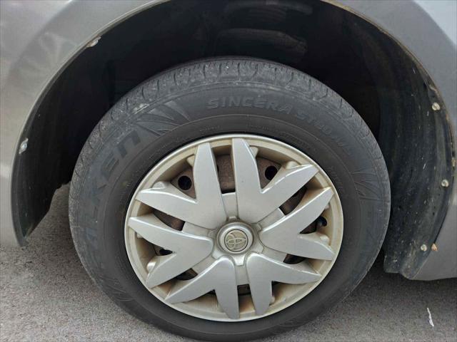 used 2004 Toyota Sienna car, priced at $6,669