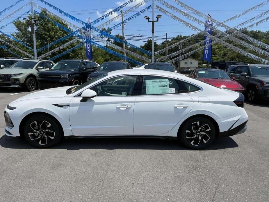 new 2024 Hyundai Sonata car, priced at $28,205