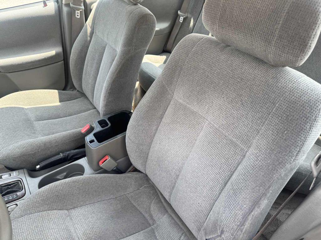 used 2000 Saturn LS car, priced at $1,999