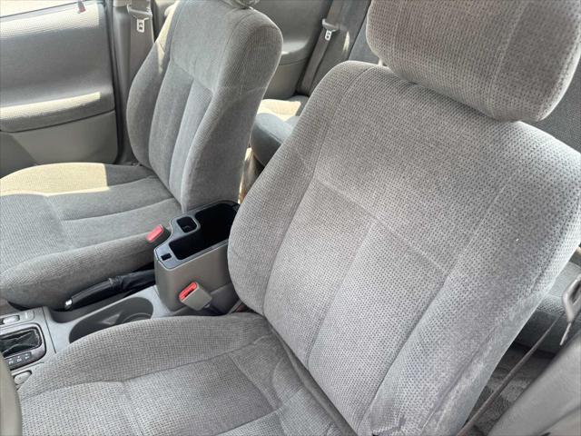 used 2000 Saturn LS car, priced at $3,999
