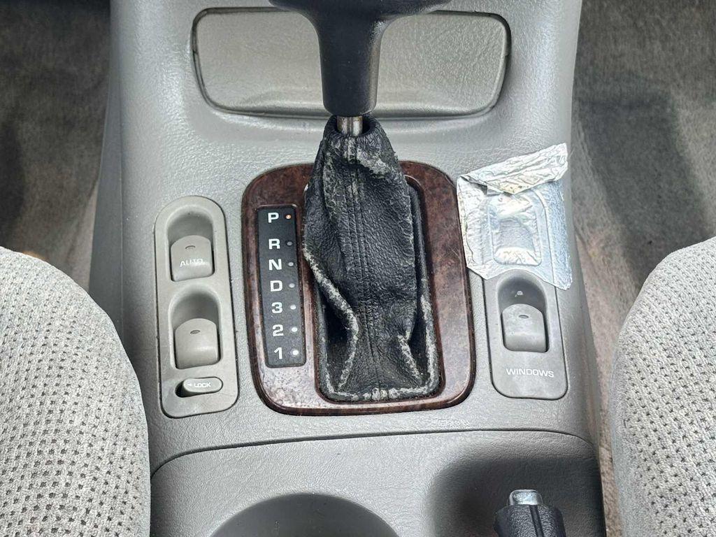 used 2000 Saturn LS car, priced at $1,999