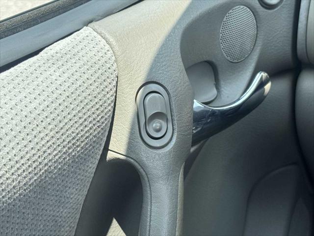 used 2000 Saturn LS car, priced at $3,999