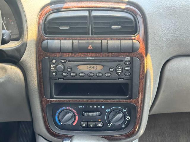 used 2000 Saturn LS car, priced at $3,999