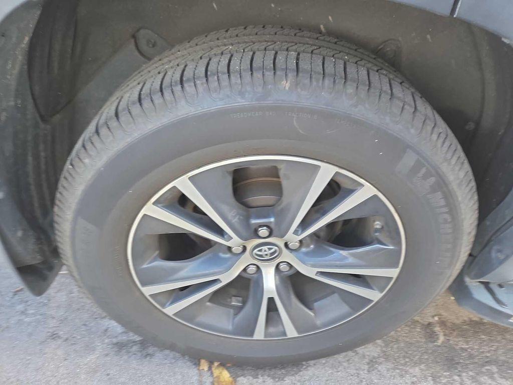 used 2016 Toyota Highlander car, priced at $12,846