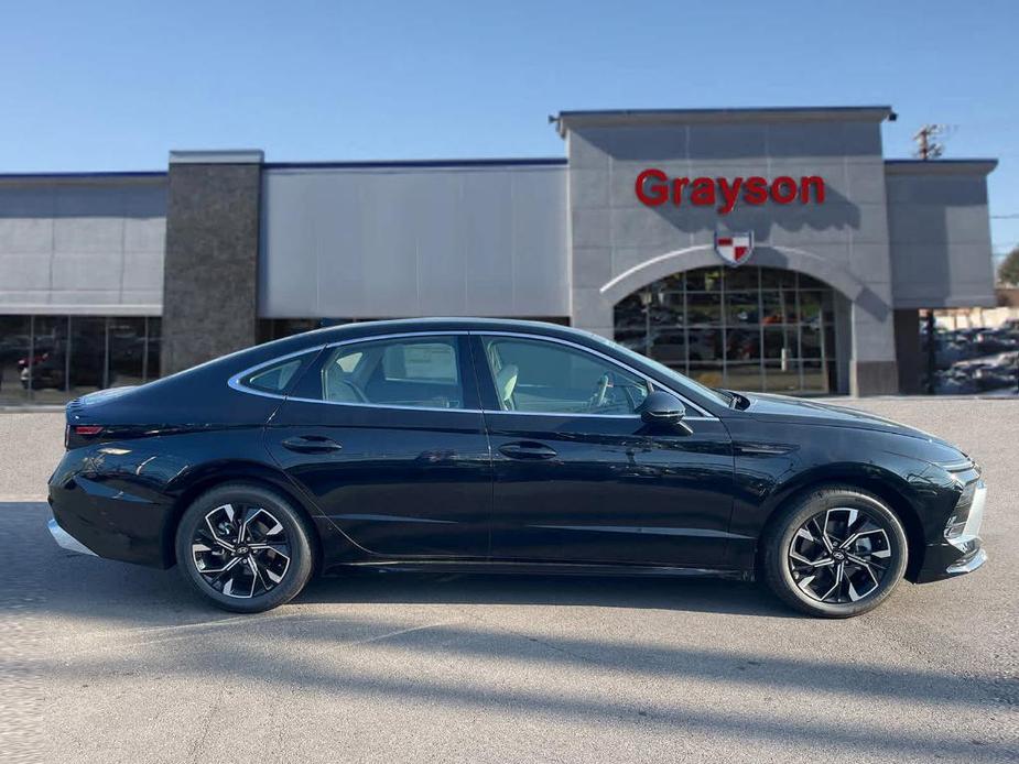 new 2024 Hyundai Sonata car, priced at $27,735