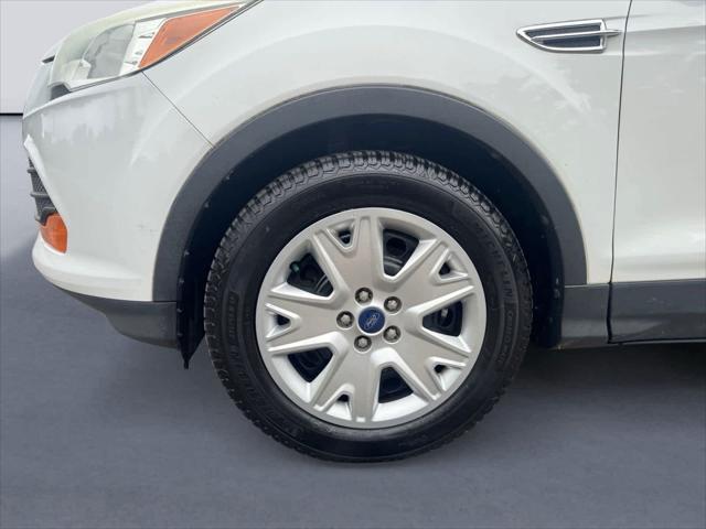used 2013 Ford Escape car, priced at $5,625