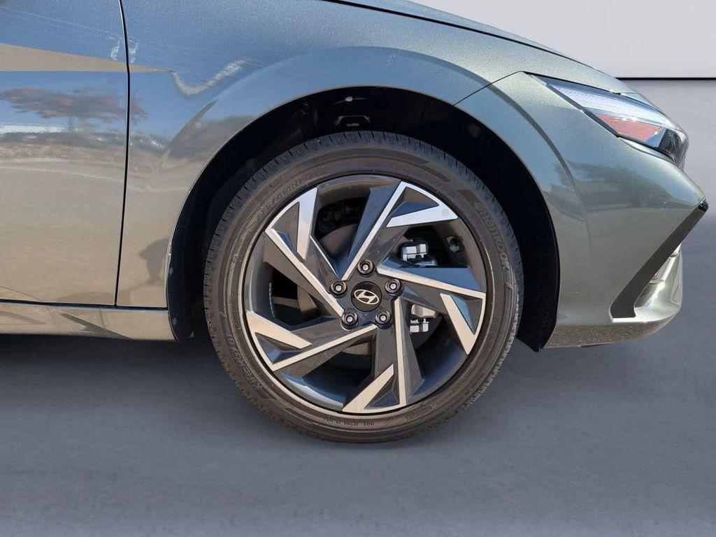 new 2025 Hyundai Elantra car, priced at $27,564